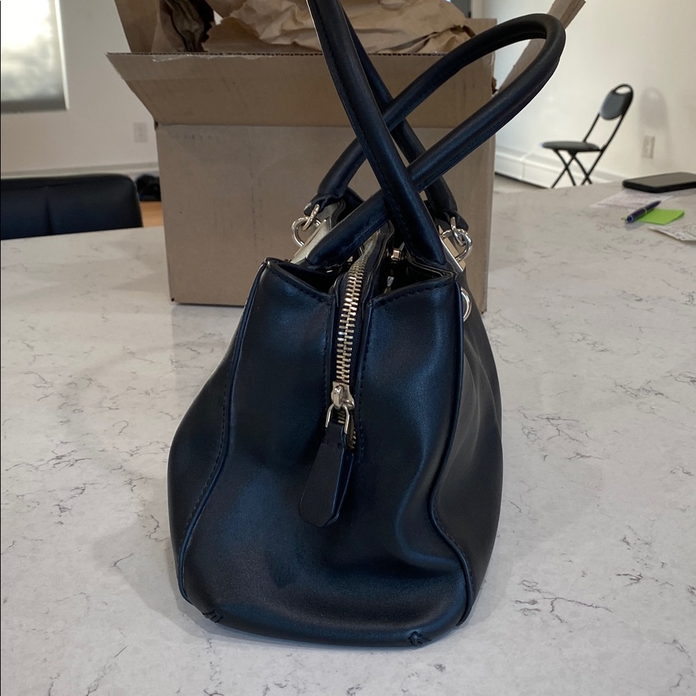 GUESS Black Women's Handbag - Picture 7 of 16